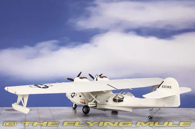 Corgi 1:72 OA-10A Catalina USN 5th ERS Miss Pick Up - Image 2 of 4