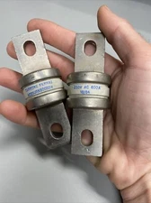 Mersen Ferraz Shawmut 250 VAC 600 AMP 18/84  Carbone Fuse A025URK600BBW LOT OF 2