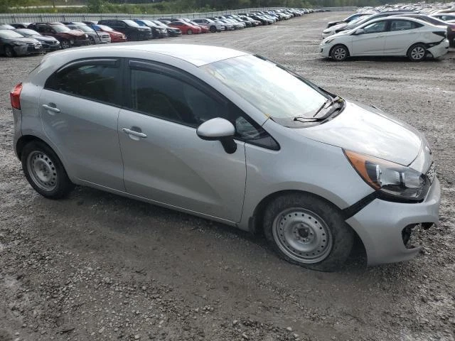 Conjunto de lanterna traseira direita usado serve: 2013 Kia Rio Htbk quarto painel montado inc - Imagem 4 de 4