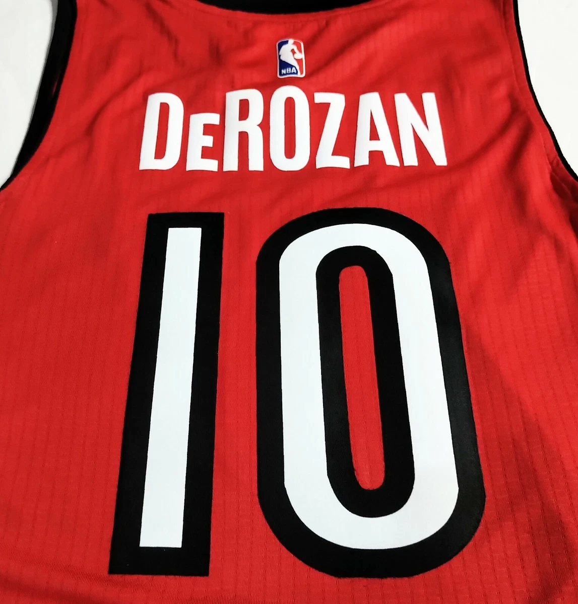 NWT DeMar DeRozan Toronto Raptors Huskies Retro HWC Adidas Swingman Men  Jersey M