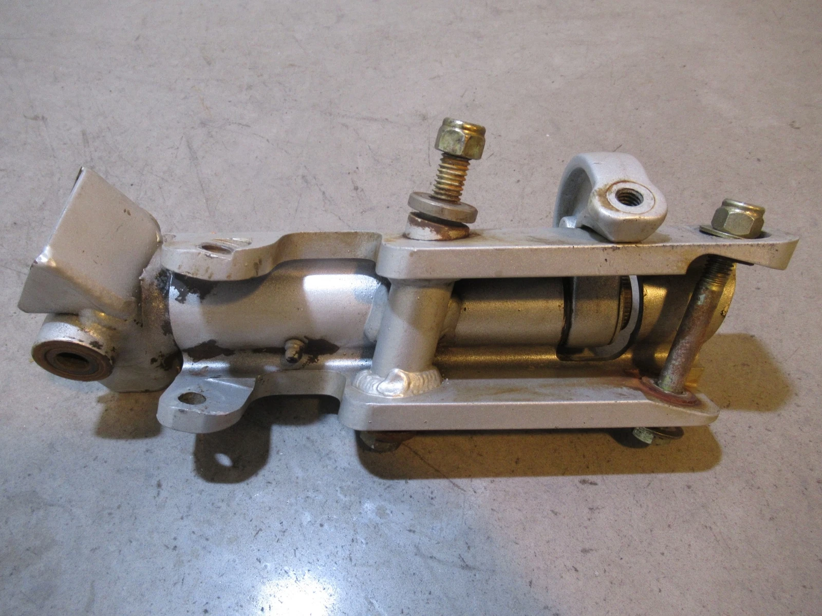 Arctic Cat F5 Spindle Left 2004