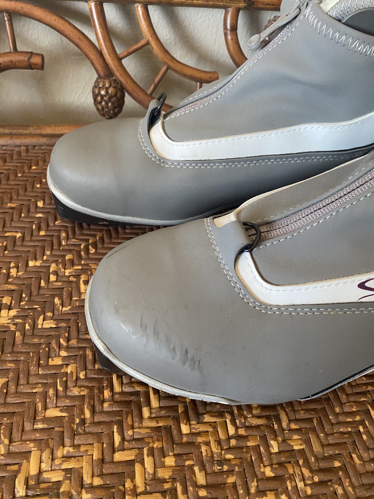 Scarpe scarponi da sci Salomon Pilot Cross Country con cerniera e cravatta da donna taglia US 9 5