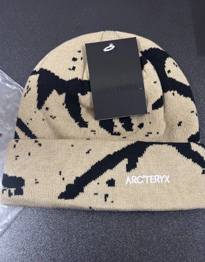 NWT- Arc'teryx Grotto Toque Beanie– Grey Unisex Warm Ski Merino Knit Winter Hat