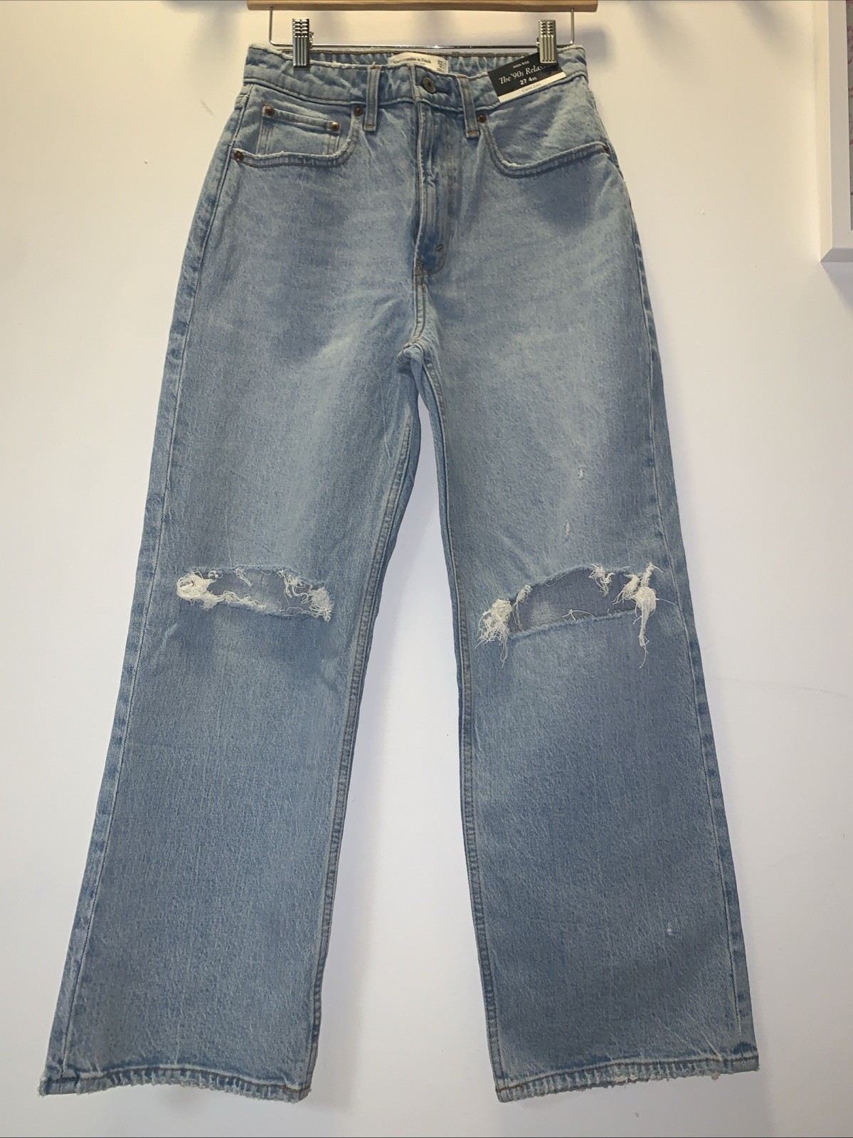 Abercrombie & Fitch 90’s Relaxed High-Rise Jeans Size 27/4 Women's NWT