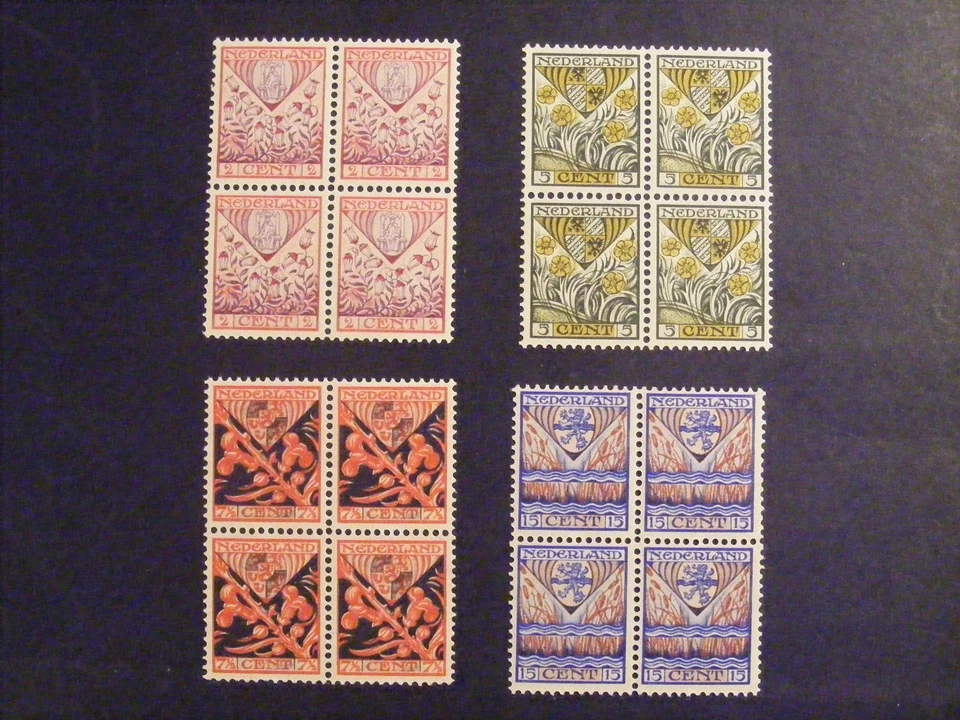 PAYS-BAS Série sur la Jeunesse de 1927 BANDE DE 4 TIMBRES neufs** - Photo 2/4