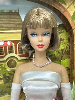 2007 CAMPUS SWEETHEART BARBIE L9600 w COA GOLD LABEL State College