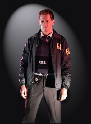 KEVIN BACON PHOTO IN BLACK AND WHITE OR COLOR V003 3