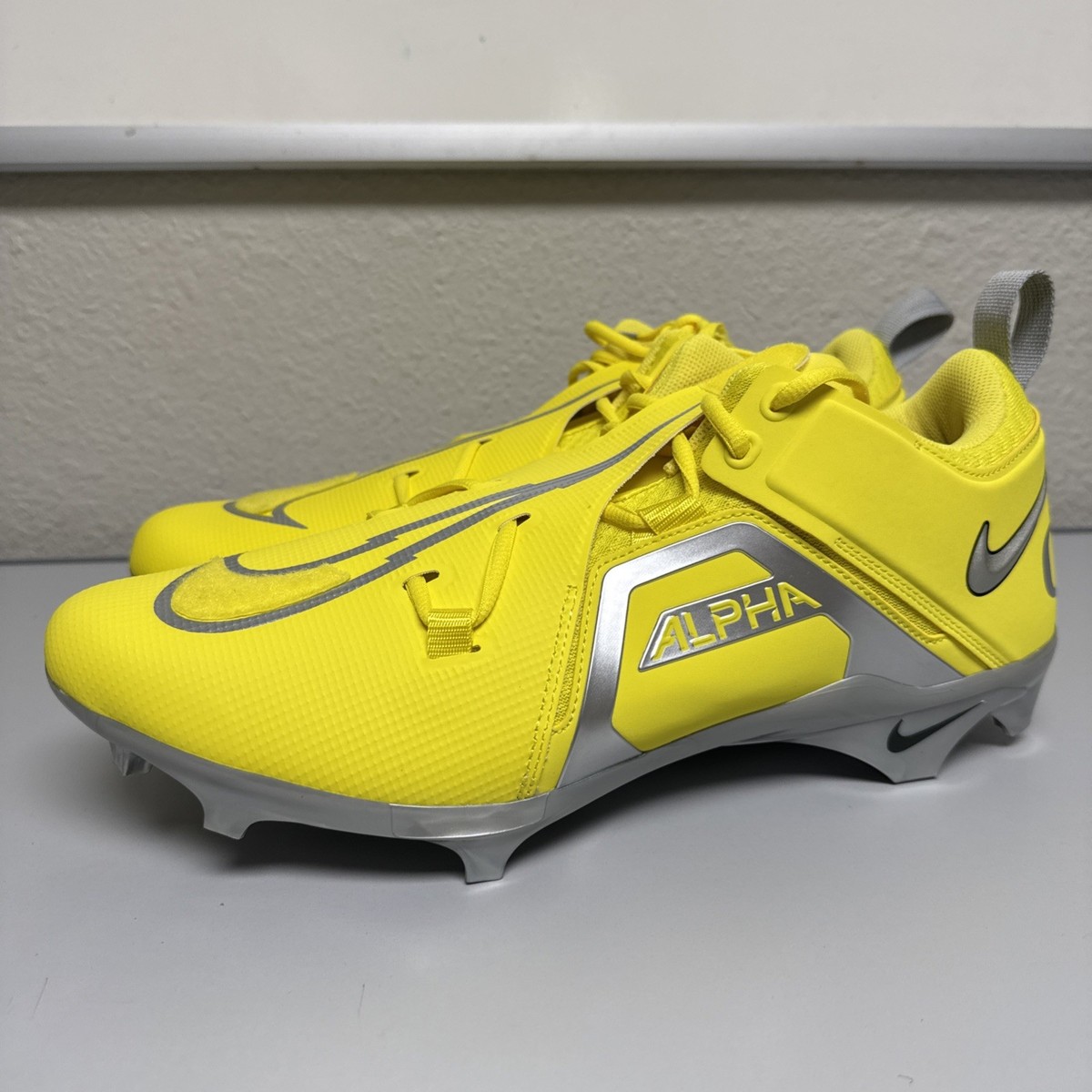 Nike Oregon Ducks PE Alpha Menace Football Cleats (FJ6126-700) Men’s Size 12 W Nike Alpha Menace 3 Oregon Ducks PE Football Cleats Mens  main image 2