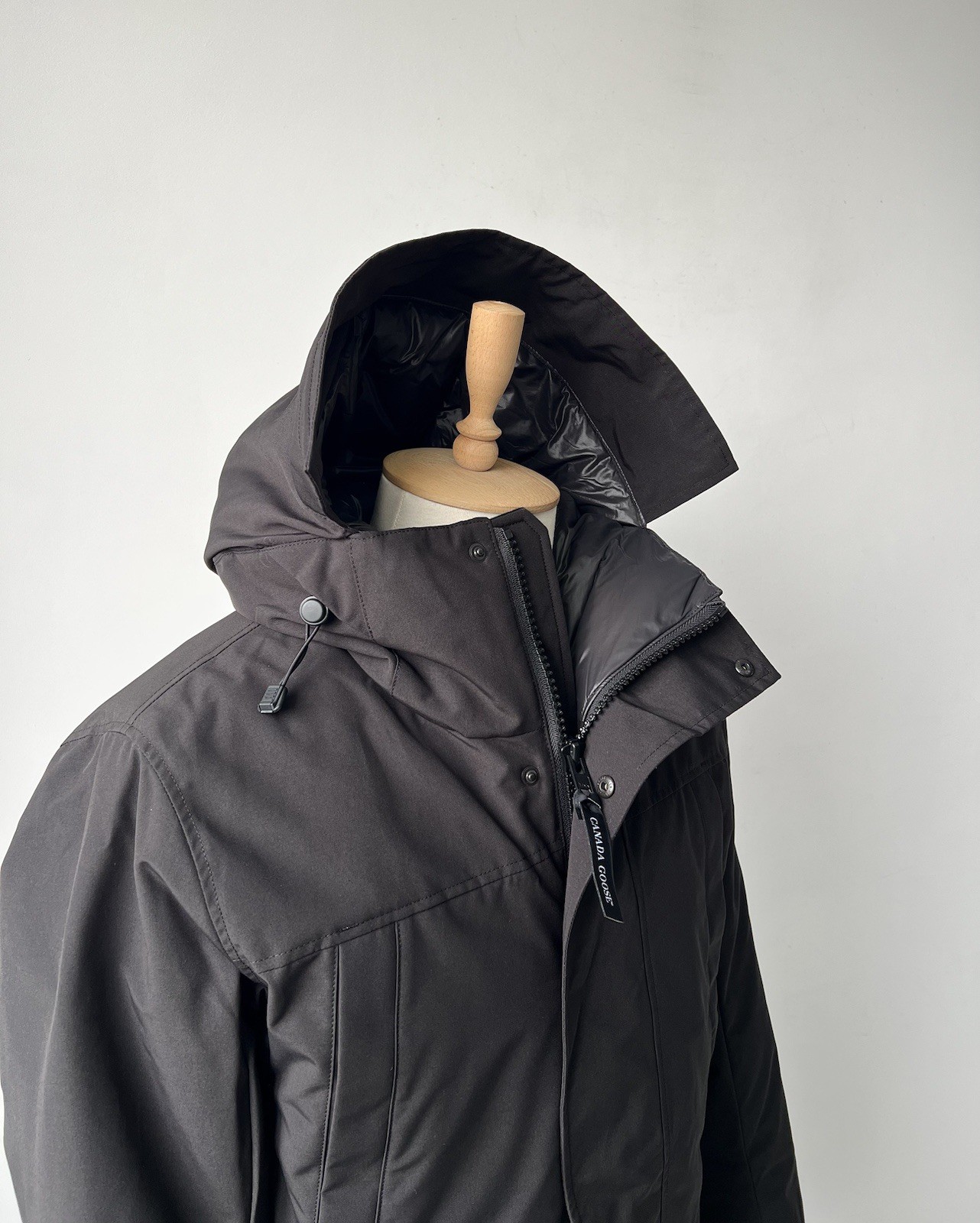 Authentic Men's Canada Goose Sanford Black Down Puffer Parka Jacket Size M thumbnail 6