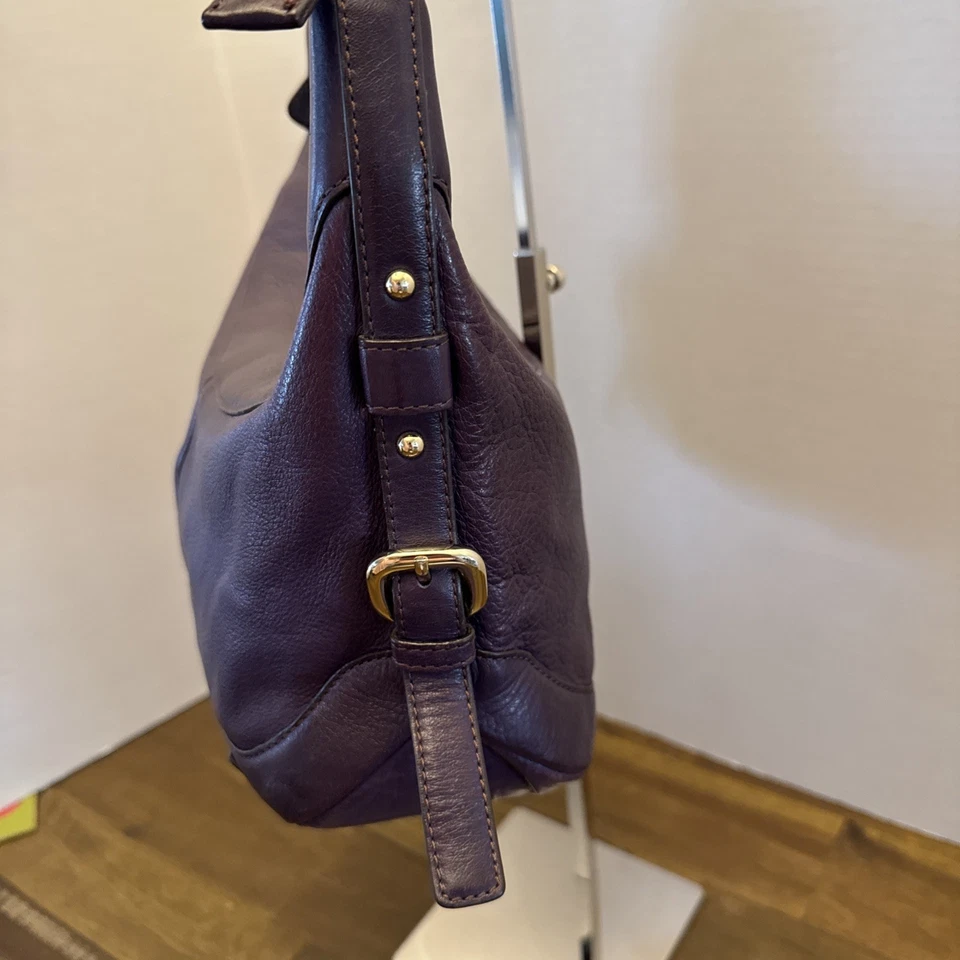 Bolso de hombro de cuero púrpura Aigner herrajes dorados Foto 4 de 4