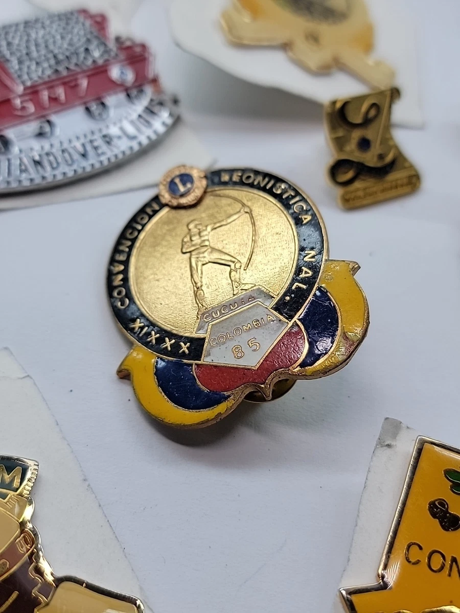 Ancien Pin's Lions Club Kongo - Soirée De Charte 25 Juin 1972 - Collection Vintage