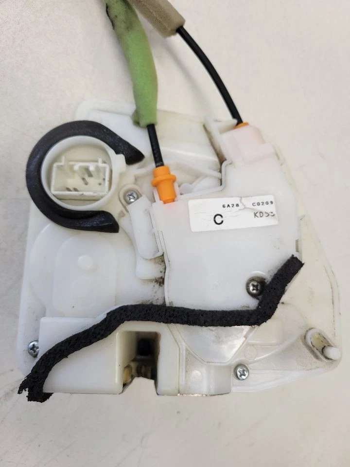 Actuador de cerradura de puerta trasera izquierda Mazda CX-5 2013 2014 2015 2016 FABRICANTE ORIGINAL KFY9-73-310 Foto 3 de 4