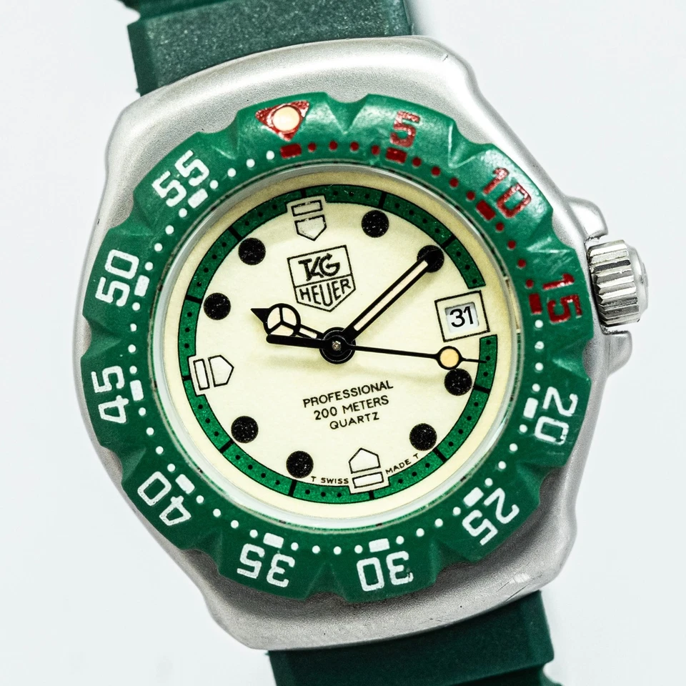 Sin tarifas *CASI COMO NUEVO* ETIQUETA Heuer Formula 1 Pro 200 m 372,508 Qz verde 28 mm damas Foto 3 de 4