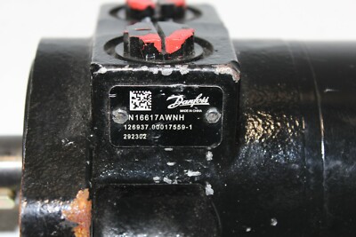 Danfoss 292302 White Drive Products 292302, WG275 Series Hydraulic Motor 