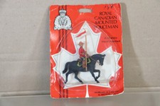 BRITAINS HERALD LESNEY PLASTIC ROYAL CANADIAN MOUNTED POLICEMEN nz