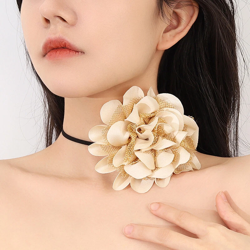 Choker necklace cheap artificial