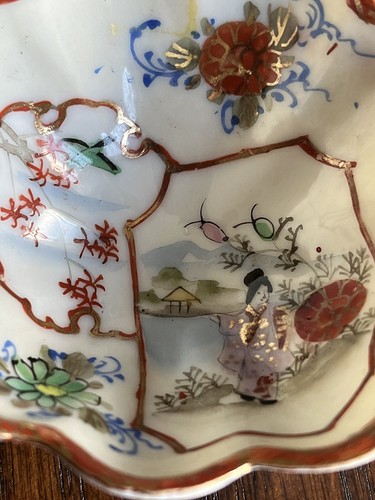 Antique Delicate Hand Painted Asian Design 3 Footed Porcelain Trinket Bowl - Picture 5 of 9