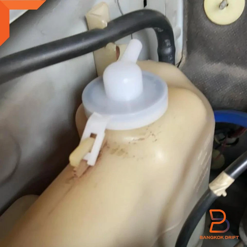 Surge Water Washer Tank Cap Cover For Holden Rodeo RA 03-11 D-Max 8-97333354-0 - Image 2 of 4