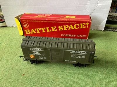 Triang Hornby Exploding Car Khaki R249K - siehe Wagen explodieren auf dem Video - boxed
