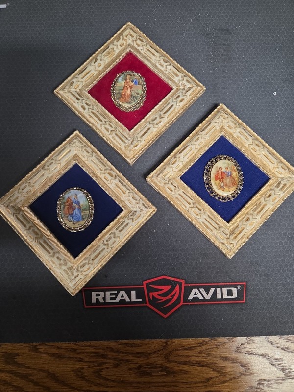 3x Framed Brooches with Victorian Designed Cameos