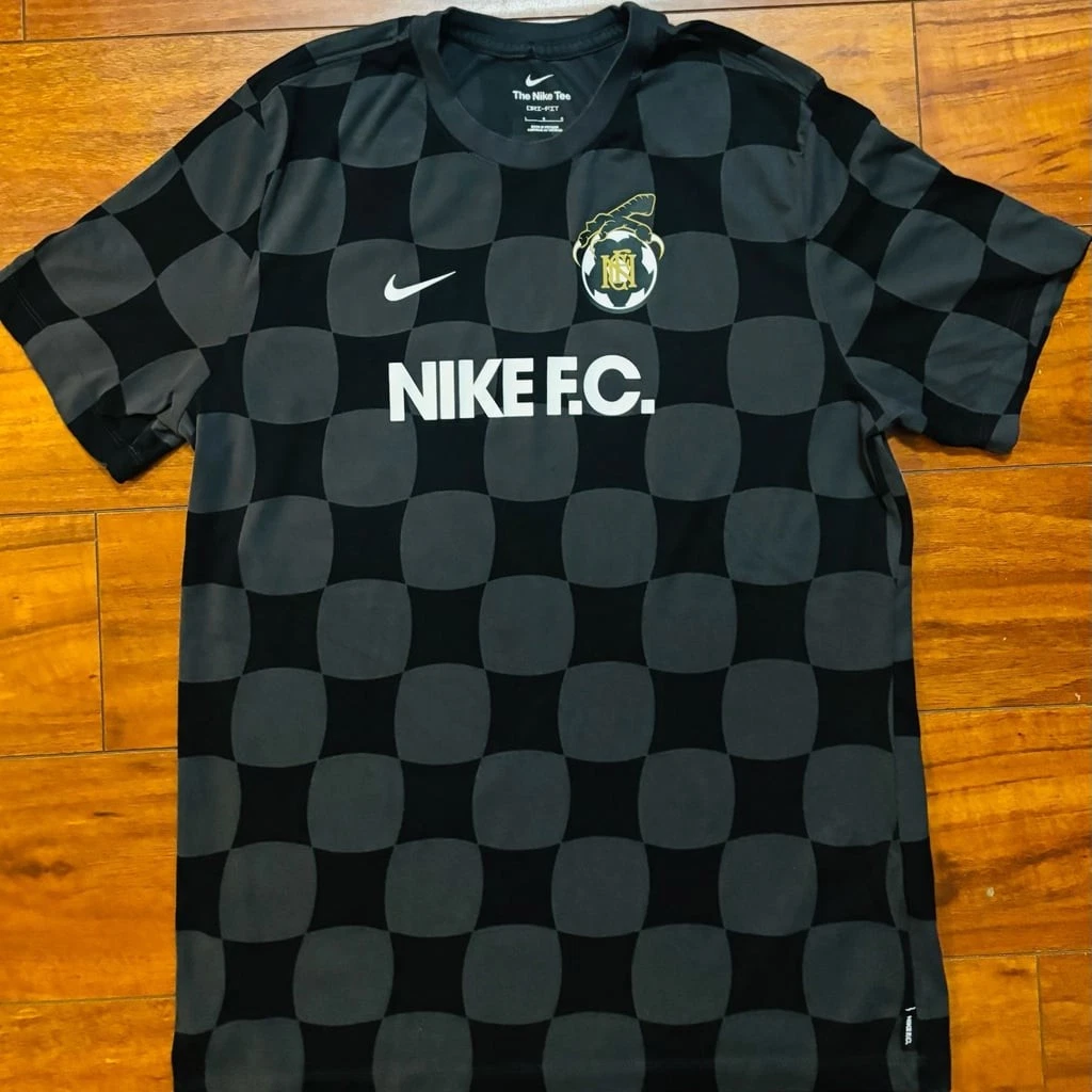 Preços baixos em Blusas Nike FC. Regular Activewear para Homens | eBay