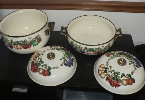 Tabletops Unlimited Kensington Garden Vitroceramic 2 Dutch Oven Pots with Lids - Picture 3 of 6