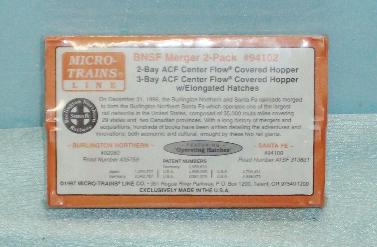 Micro-Trains 94102 N BNSF Merger Freight Cars (pack of 2) Mt/box