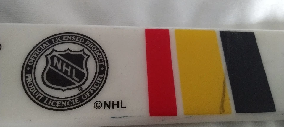 Vintage Anos 90 VANCOUVER CANUCKS Branco Mini Stick Plástico Logotipo Vermelho Inglasco - Imagem 3 de 3