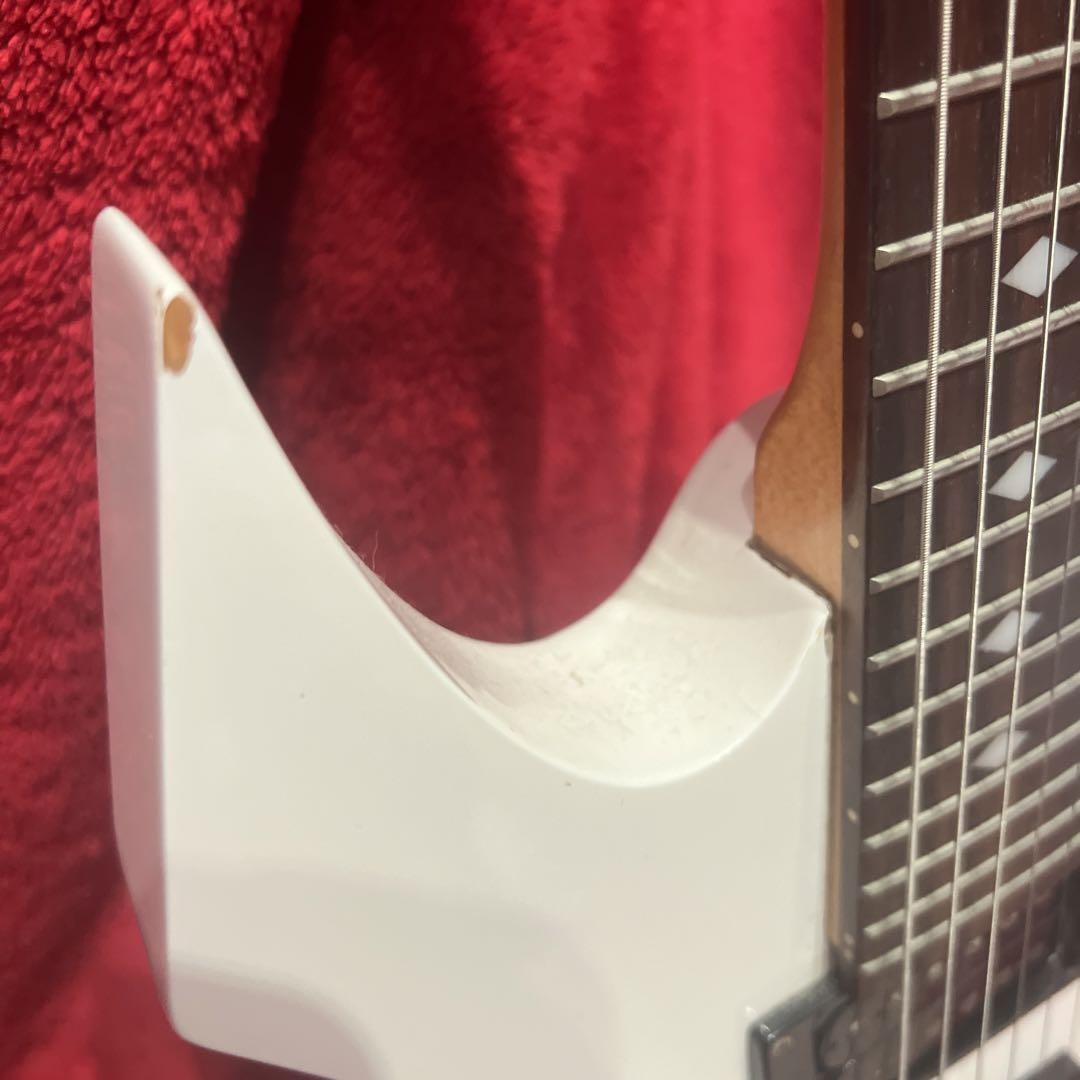 B.C.Rich Warlock White Electric Guitar W/Gig Bag Used B.C.Rich Warlock White Electric Guitar W/Gig Bag Used
