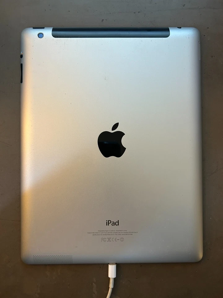 Apple iPad 1. Gen. 16GB, WLAN, 24,64 cm, (9,7 Zoll) - Schwarz - Bild 2 von 2