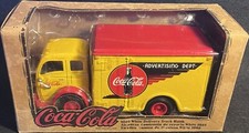 1949 WHITE DELIVERY TRUCK BANK NIB 1:33 ERTL COCA-COLA ADVERTISING DEPT. 1998