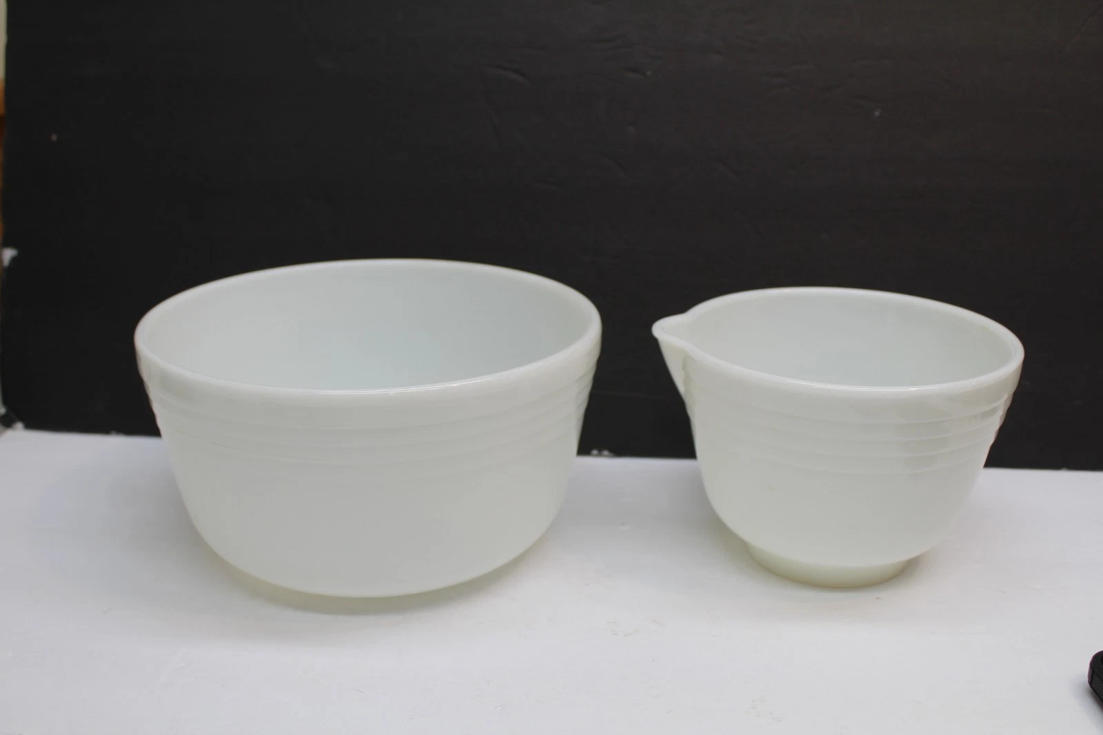 2-Vintage Pyrex Hamilton Beach Ribbed Milk Glass Mixing Bowls #13 & #28