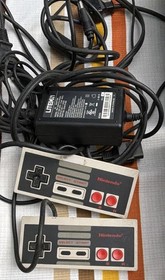 Nintendo NES-001 Console Bundle 2 Controllers AC Adapter Mario/Duck Hunt TMNT