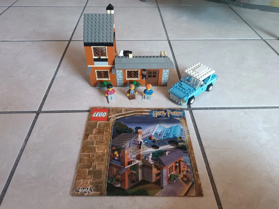 LEGO Harry Potter 4728 Escape from Privet Drive, foto 3 di 5