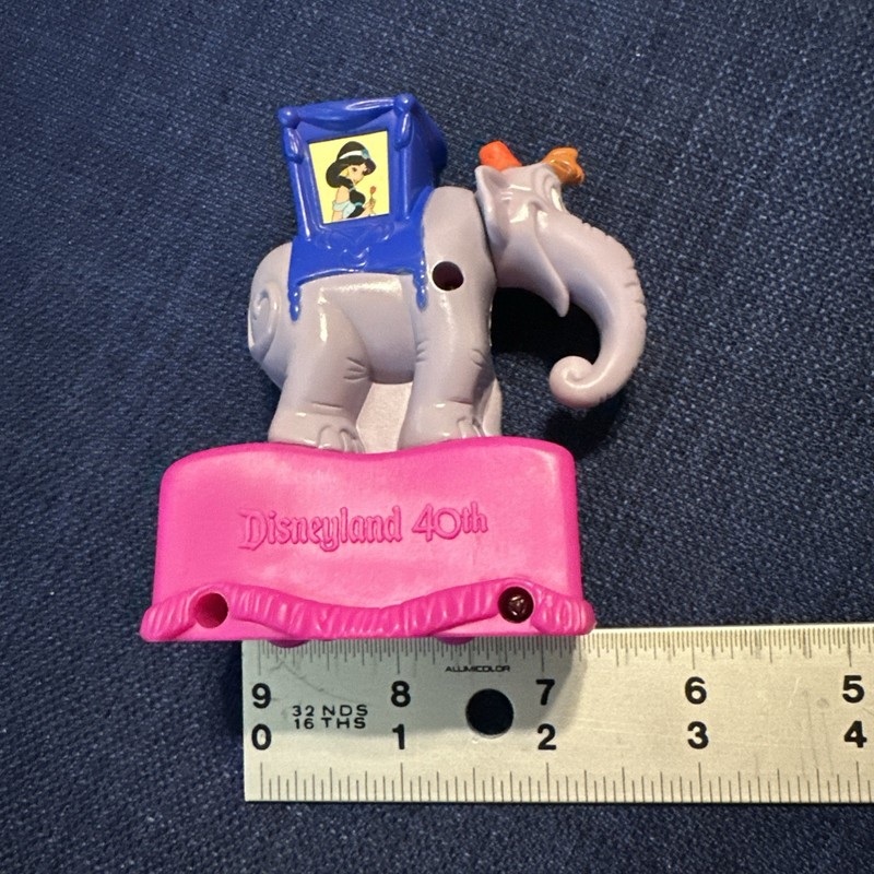 Aladdin’s Oasis Elephant Disneyland 40th Viewing Toy