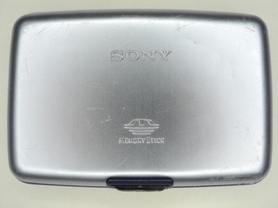 (READ!!!) Sony Carrying Case For 8x Memory Stick Cards (Original Larger Version)