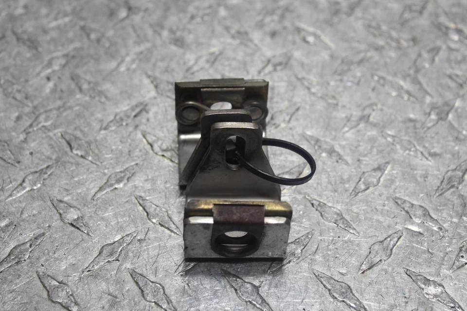 2004 Harley Davidson E/G U/C FLHTCUI Front Saddlebag Support Bracket - Image 4 of 4