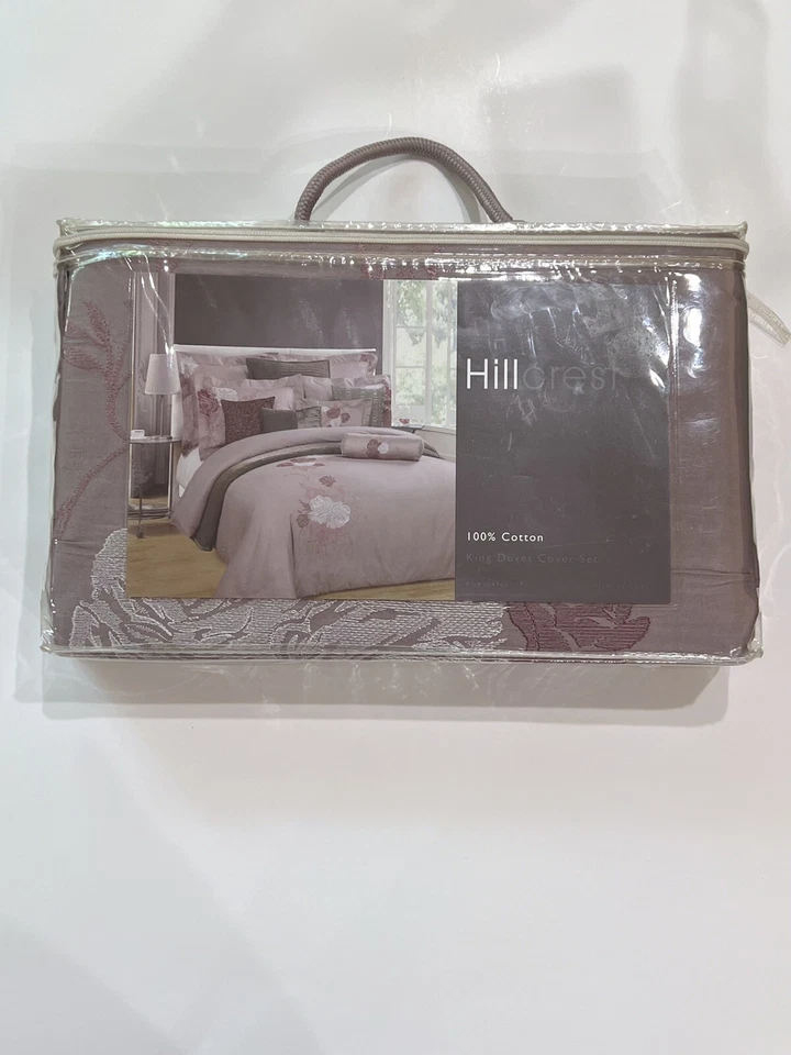 Juego de edredón HILLCREST King flores bordadas púrpura polvoriento 100 % algodón nuevo con etiquetas Foto 3 de 4