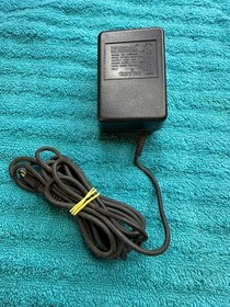 NES AC Adapter Model No NES-002 AC120V 60Hz 17W AC9V 1.3A Japan