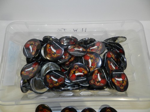 LOT 0F 115 DAVID TUA BOXING BUTTON/PINBACKS - Picture 2 of 2