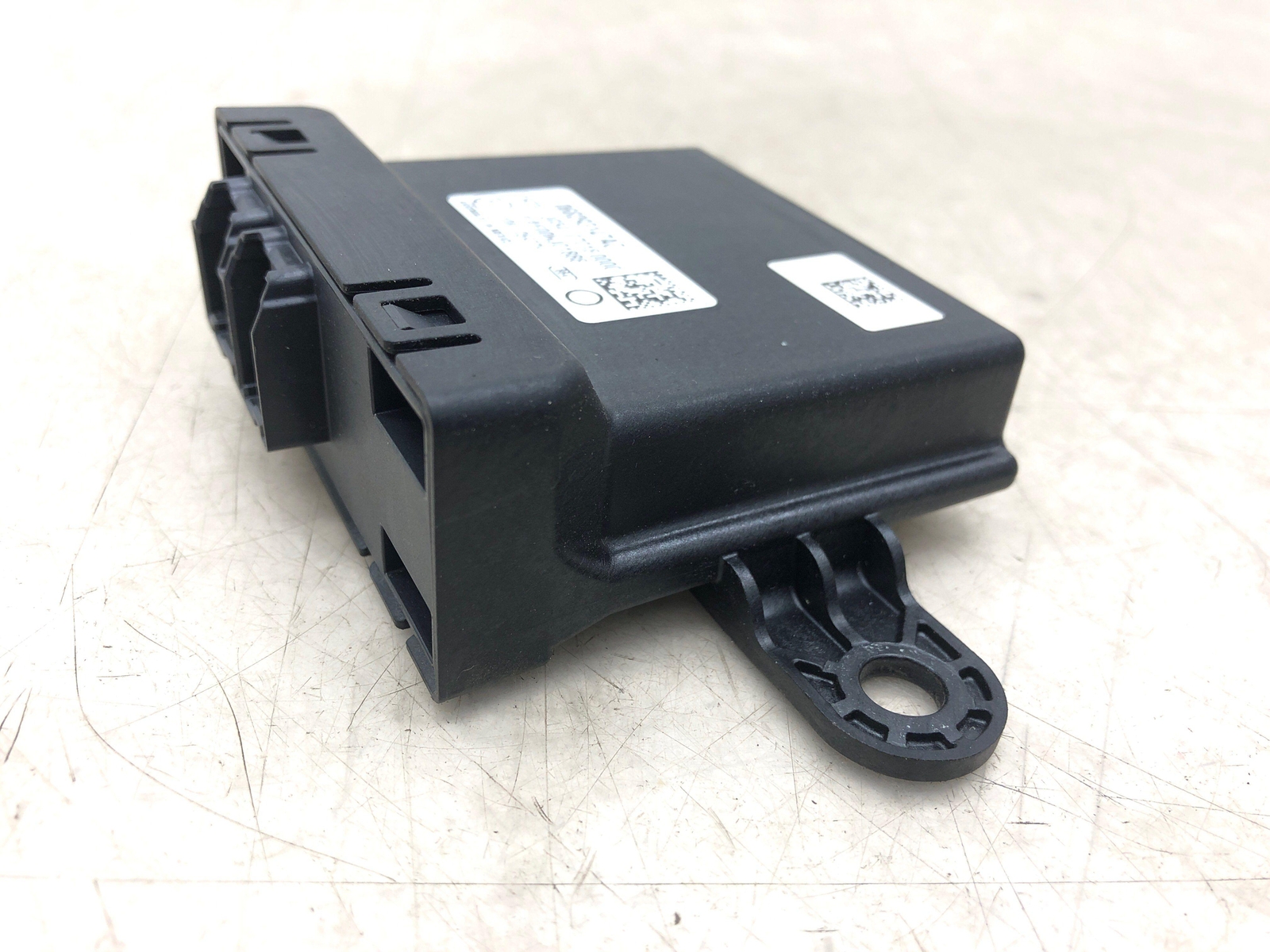 2017-2022 MASERATI LEVANTE GATEWAY CONTROL MODULE 68293147AC OEM