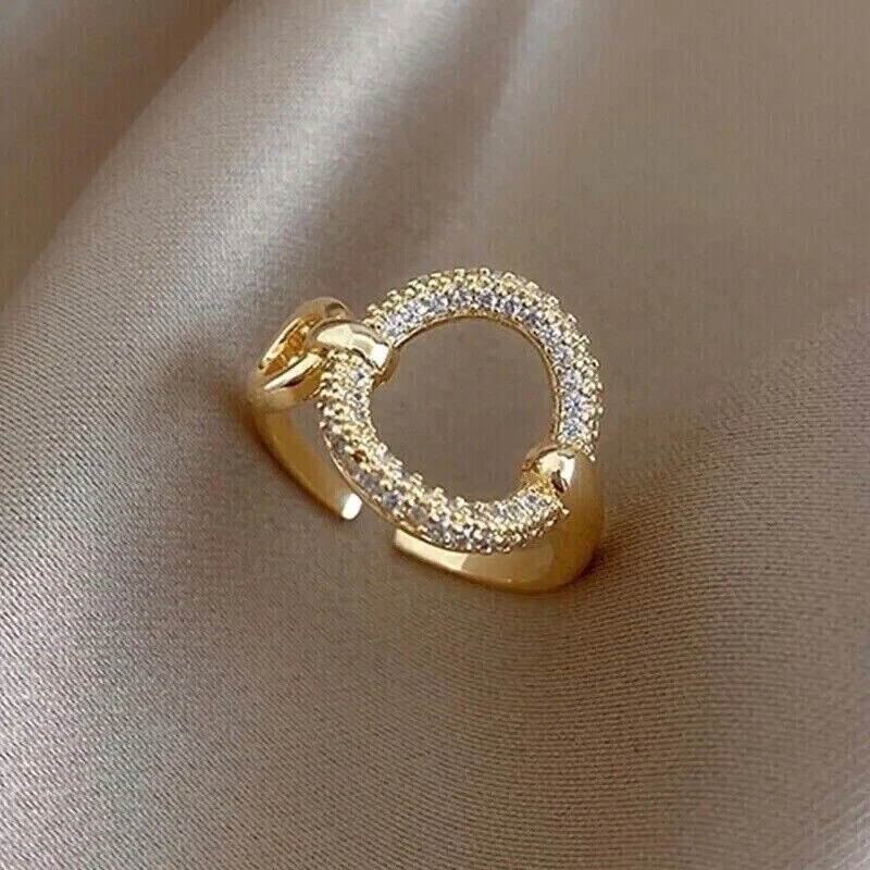 Anillo de punta ajustable de diamantes simulados de corte redondo para mujer enchapado en oro amarillo de 14 k Foto 4 de 4