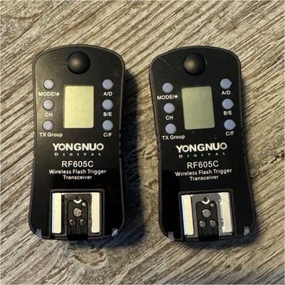 YONGNUO RF605C Wireless Flash Trigger Set Hot Shoe 2 Units Black