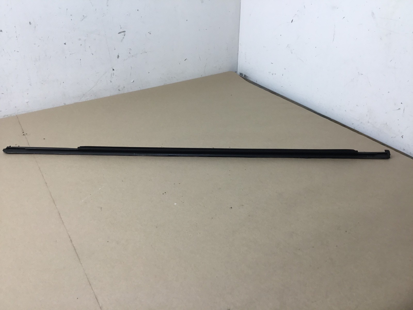 Bentley Bentayga 2019 V8 Rear Left Driver Door Window Belt Molding Trim 16-20 :M