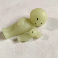 Smiski Bed Series Soineski & Chibiski – Glow in the Dark Japan Gashapon Figures