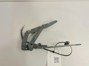 BMW 7 E38 Motorhaubenscharnier vorne rechts 1234567 2000 10715817