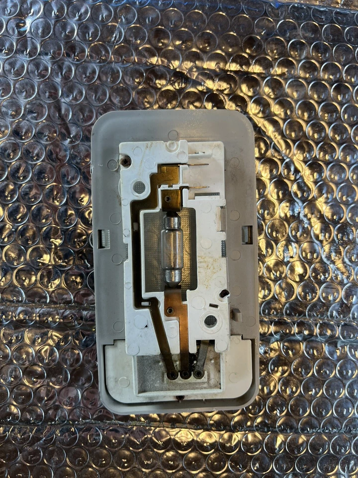 1999-2004 Land Rover Discovery 2 SE Interior Overhead Rear Dome Light Tan OEM - Image 2 of 2