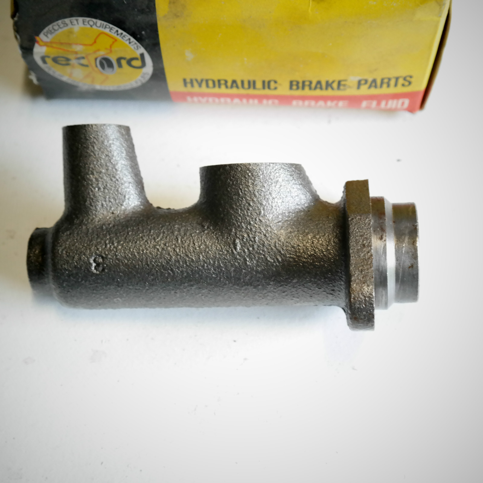 Émetteur embrayage neuf Record 13315 pour réparer la pédale molle de Simca 1100