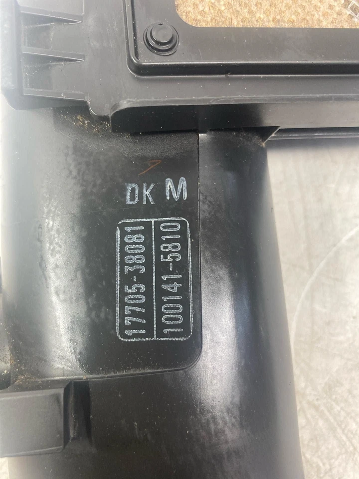 Used Right Air Cleaner Assembly fits: 2008 Lexus LS460 Right Grade A - Image 4 of 4