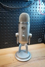  O Blue Yeti USB Condenser Microphone Silver w/ Stand No Cord